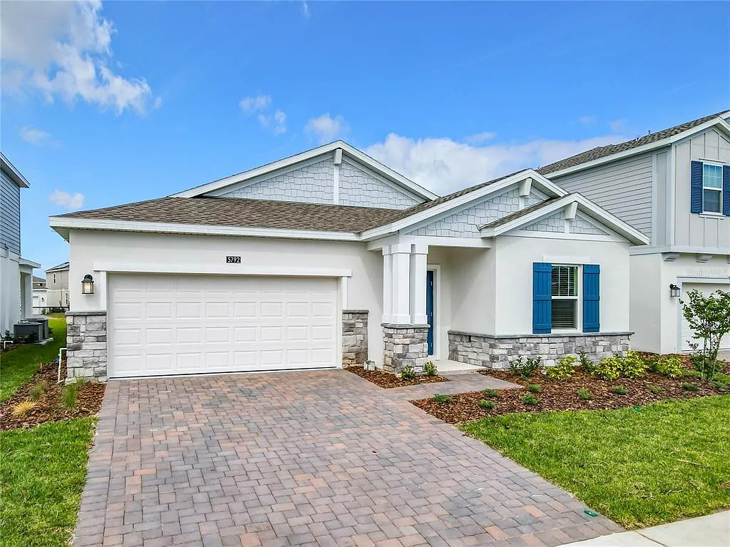 4 bed, 3.0 bath, 2196 sqft, $2,600 — Photo 2