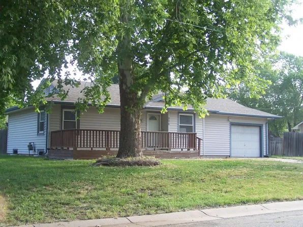 806 Gardner Ct, Augusta, KS 67010
