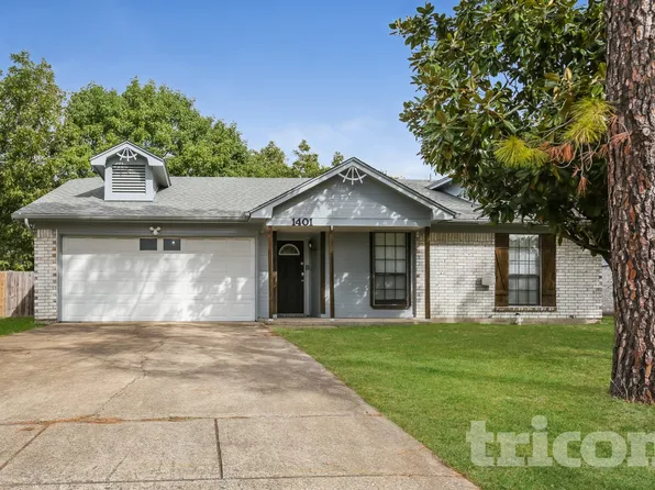 1401 Timbercrest Dr, Benbrook, TX 76126