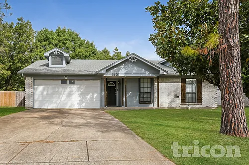 1401 Timbercrest Dr Photo 1