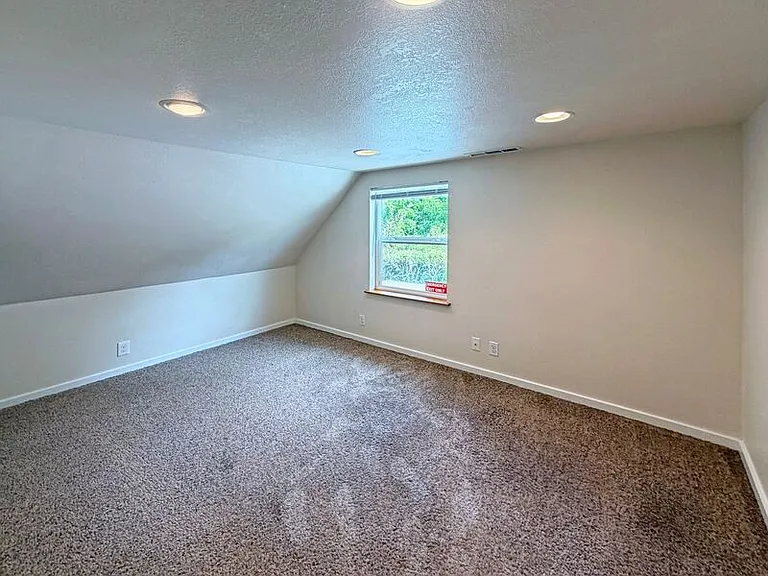 544 W 20th Ave — Photo 18