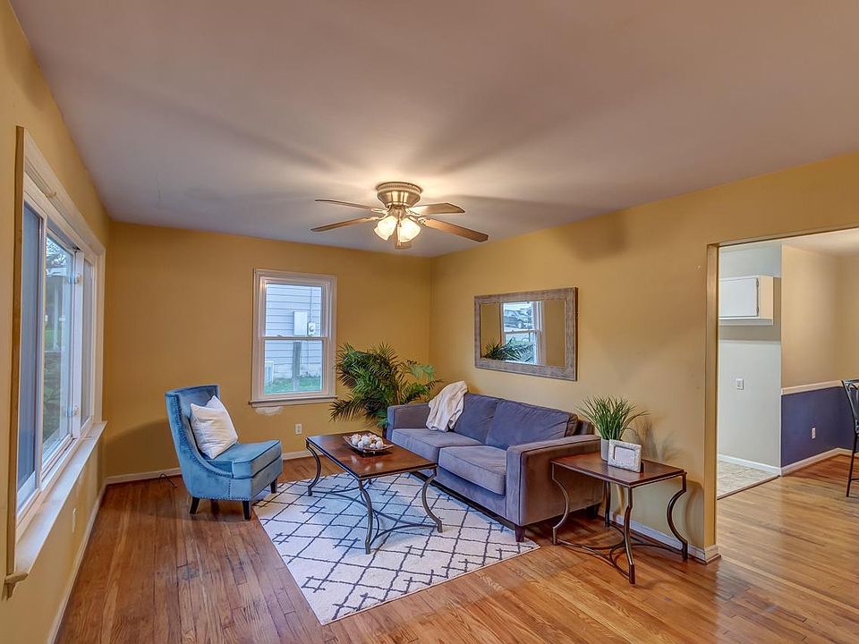 1st image of 422 Saint Anthony Dr