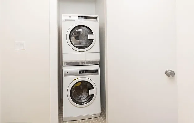 Rented by Clove Realty LLC | media 28