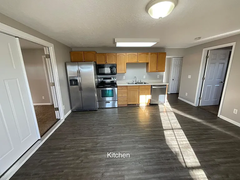 1062 E Waddell St #B — Photo 4