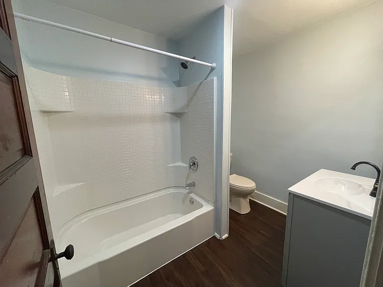 1 Full bath - 2nd Floor