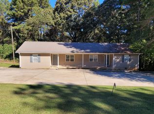 11 Matthews School Rd #B, Winder, GA 30680