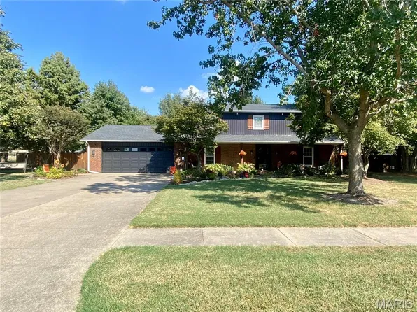 912 Westview Dr, Sikeston, MO 63801