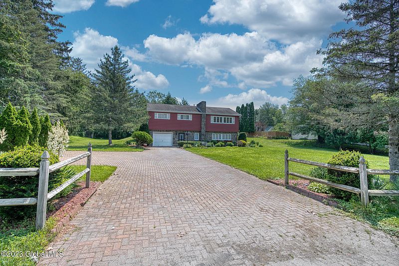 2nd image of 1146 Hudson Avenue