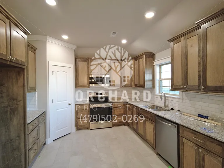 818 Hickory Meadows Ave — Photo 6