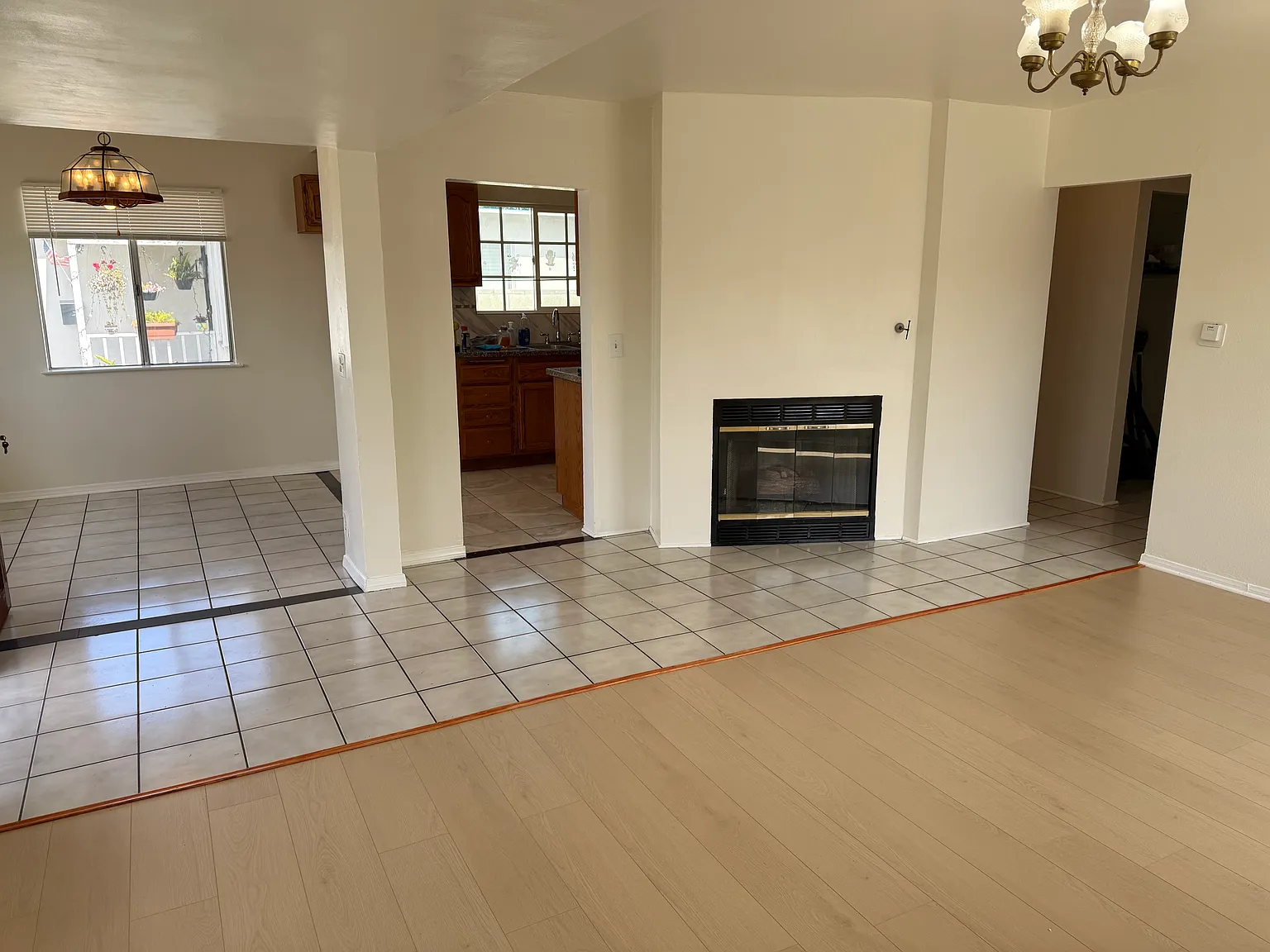 3 bed, 1200 sqft, $3,300 — Photo 2