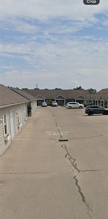 2nd image of 400 Park Dr