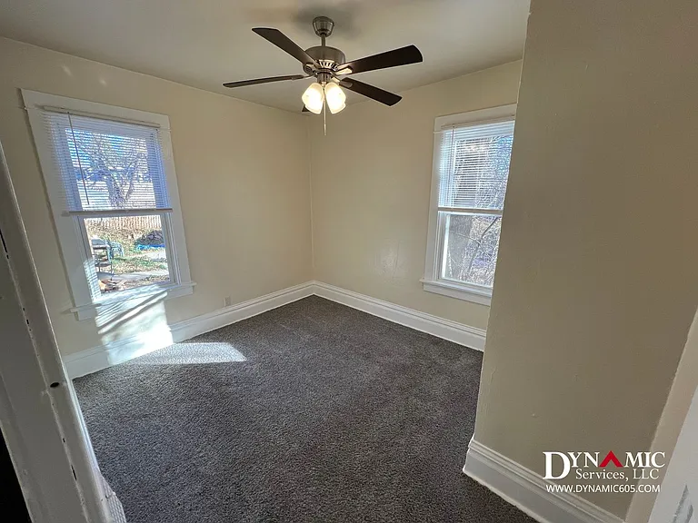 1417 W 10th St — Photo 20