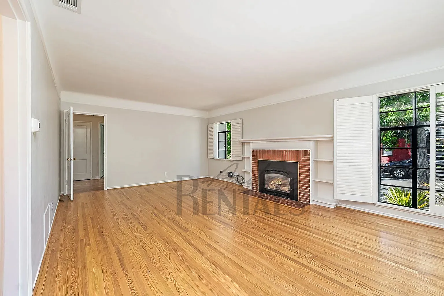 3 bed, 1426 sqft, $4,195 — Photo 2