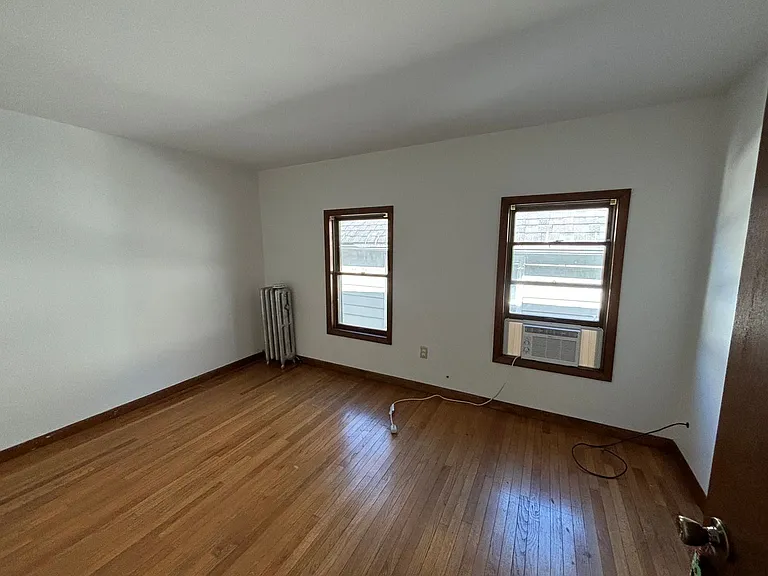 417-419 New York Street — Photo 13