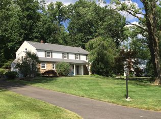 6042 Cannon Hill Rd, Fort Washington, PA 19034