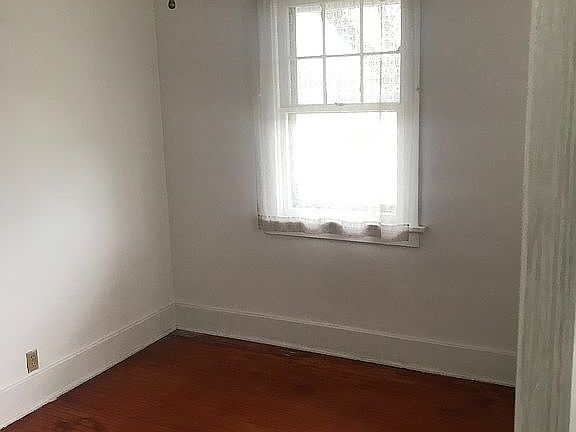 5th image of 378 S Hancock St