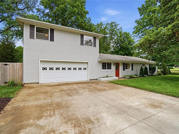3rd image of 1684 Pierce Dr