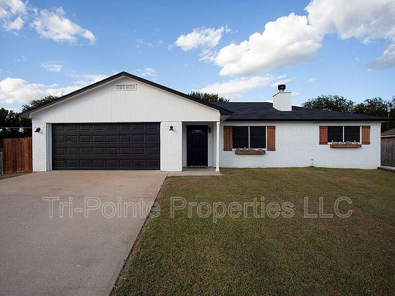 1st image of 396 Fernwood Dr