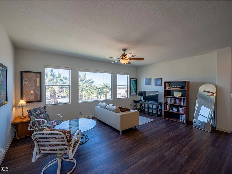 359 Hoskins Ct — Photo 37