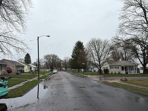 4th image of 2705 Crystal St