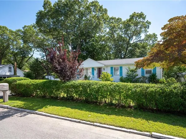 120 Oakhurst Ave, Warwick, RI 02889