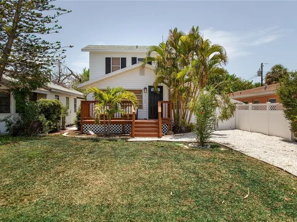 13148 3rd St E, Madeira Beach, FL 33708