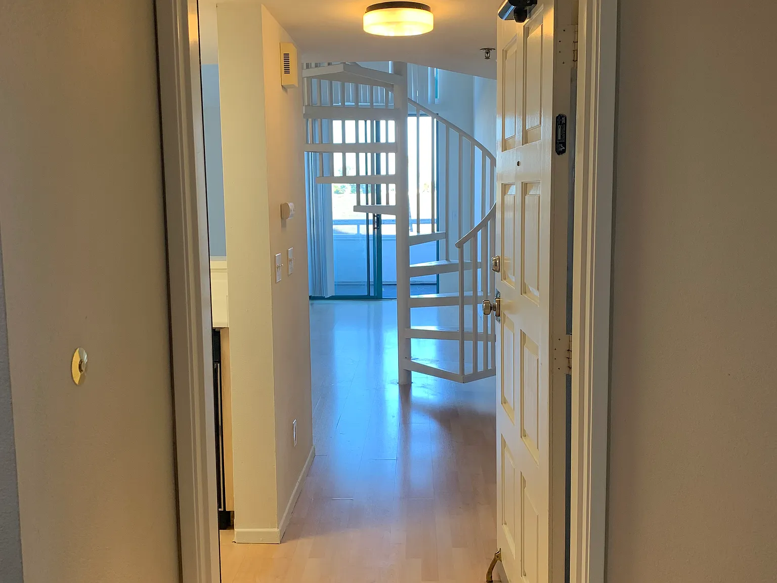 1 bed, 838 sqft, $2,199 — Photo 4
