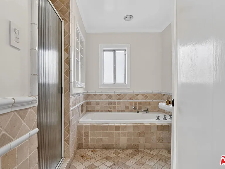 10341 Keswick Ave — Photo 21