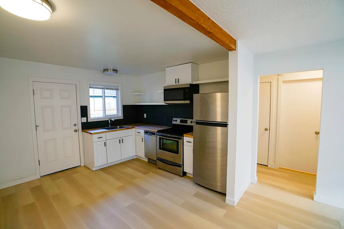 Building Photo - 4751 NE 99th Ave #2