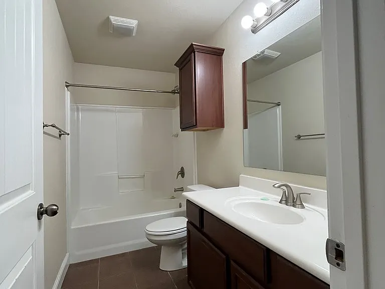 1008 Rangers Ct — Photo 7