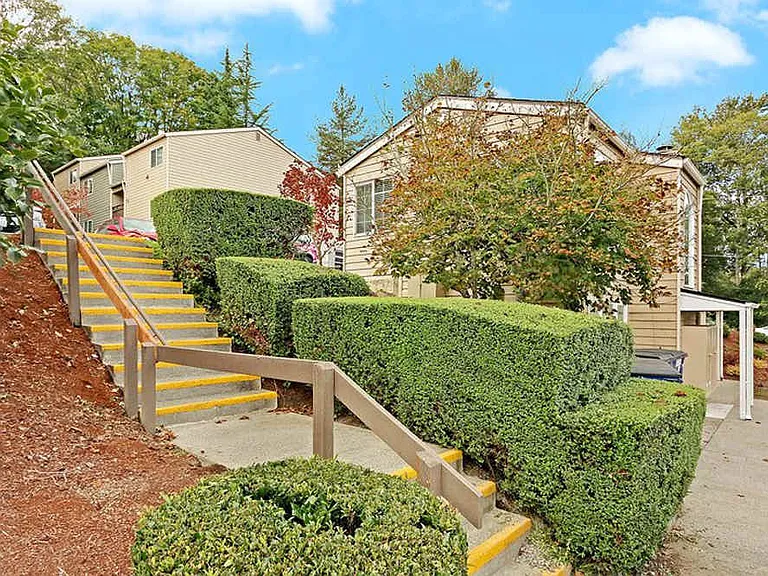 Delridge Crossing Apartments — Photo 1