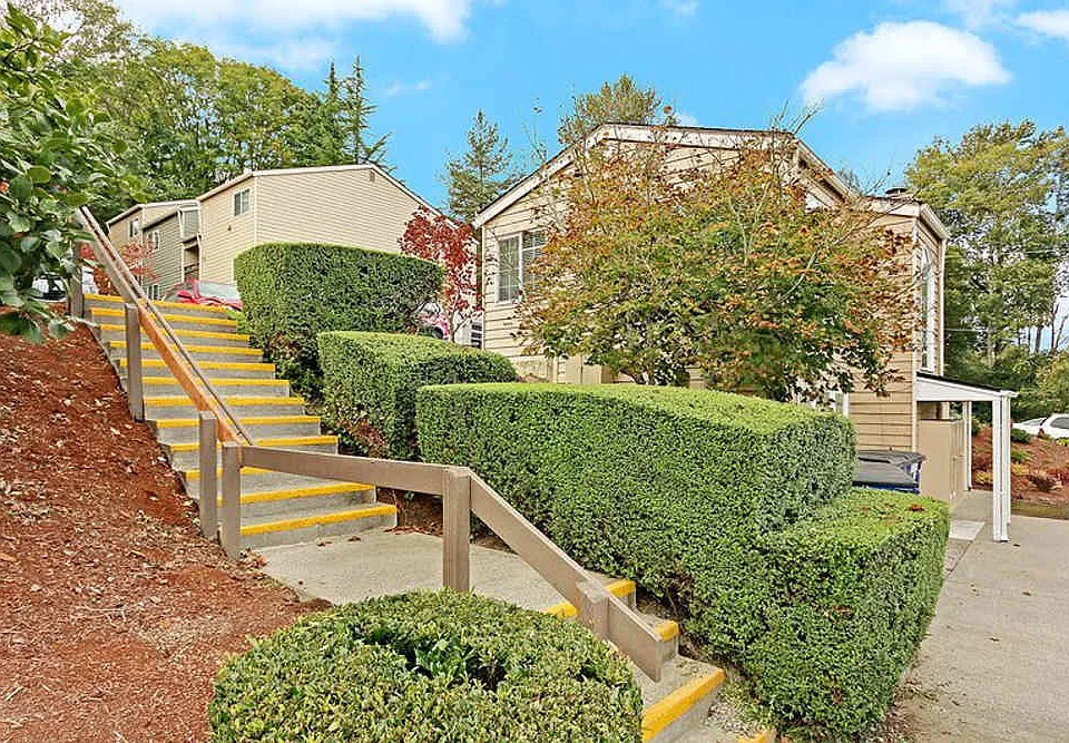 Delridge Crossing Apartments