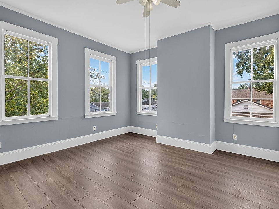 1st image of 1421 Barnard St #B