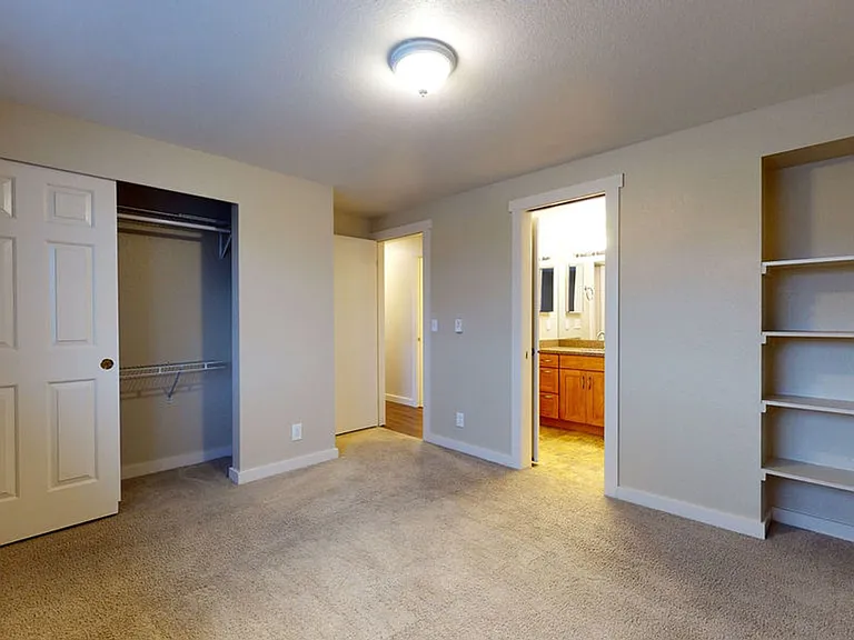 Newland Apartments — Photo 23