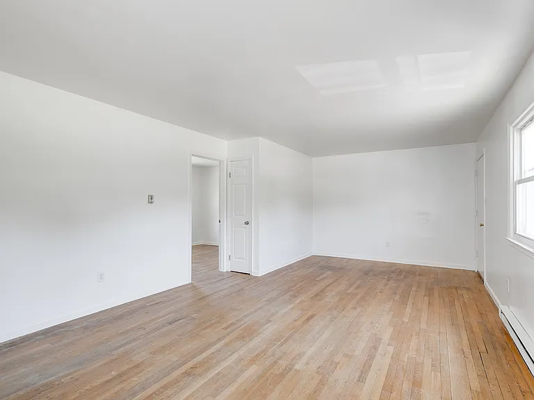 1606 Pollock St #B — Photo 9