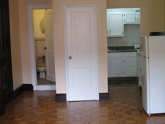 2nd image of 184 Hancock St APT 1