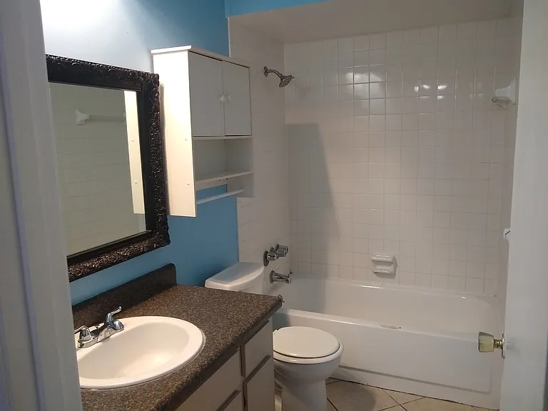 2043 Woodbriar Loop S — Photo 16