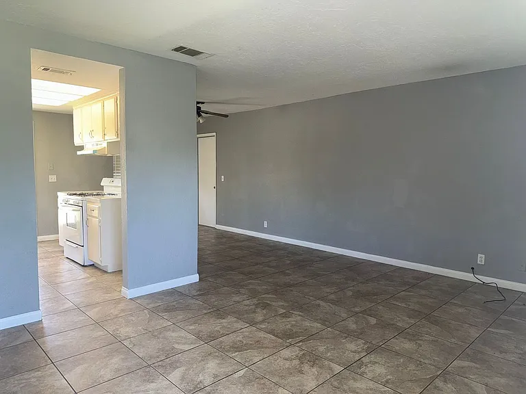 13340 Navajo Rd — Photo 8