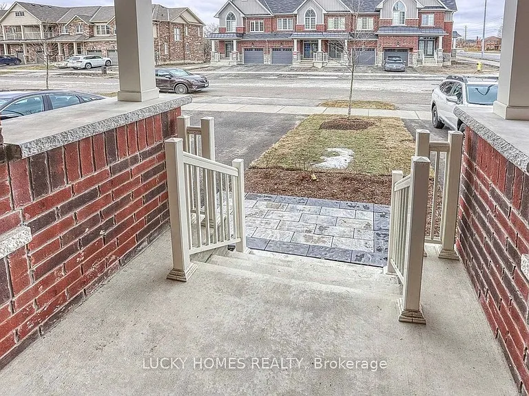 85 Sutcliffe Dr — Photo 10