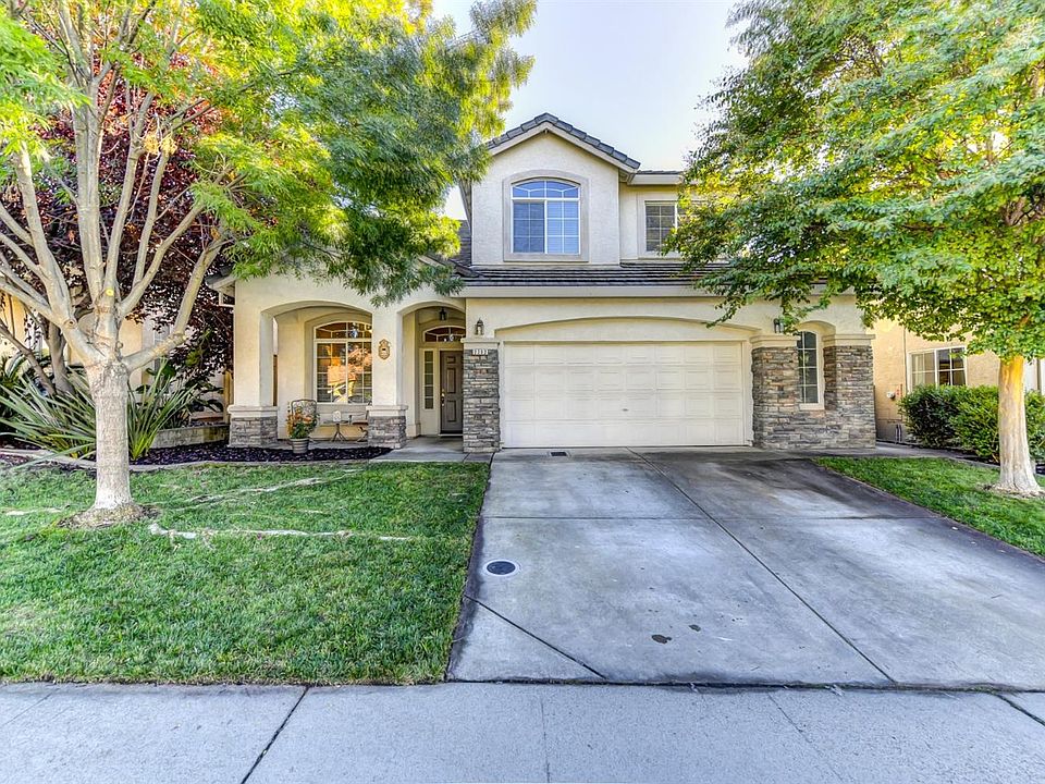 1st image of 2202 Misty Hollow Dr