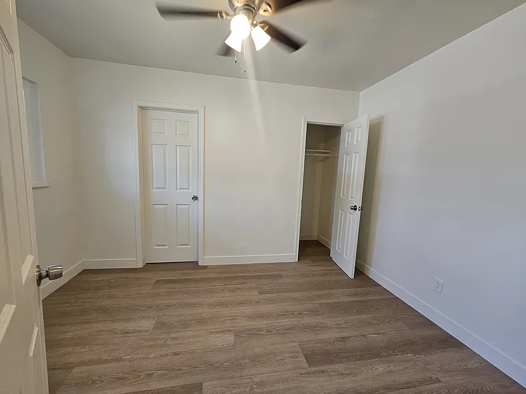 8552 Devenir Ave — Photo 19