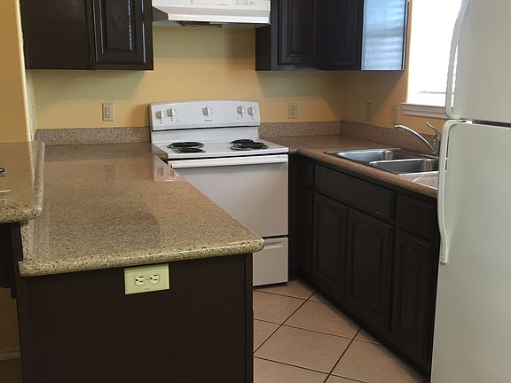 4th image of 411 S 48th Ln APT 2