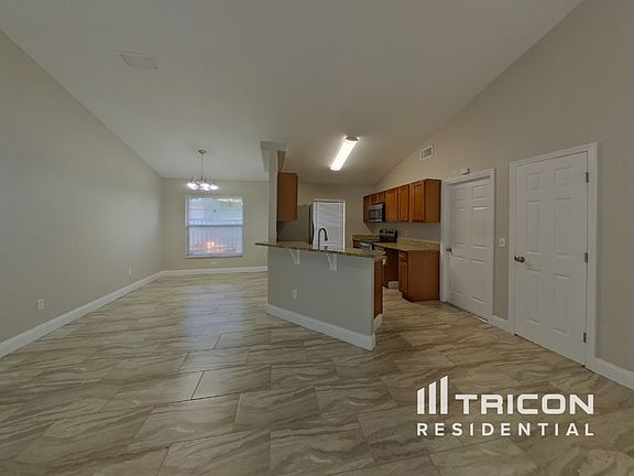 3rd image of 2422 Island Club Way