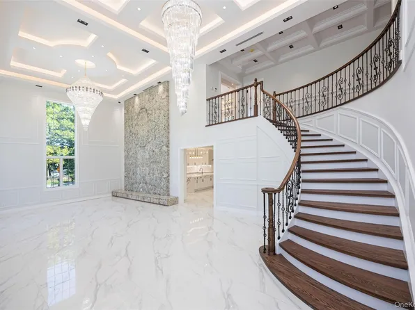 6616 253rd Street, Little Neck, NY 11362