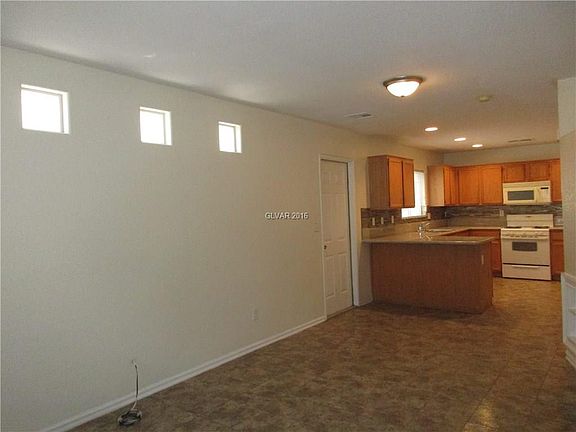 5th image of 2161 Clancy St