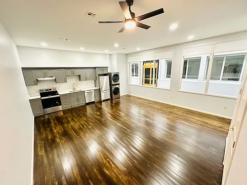 118 Baltimore St #301 Photo 1