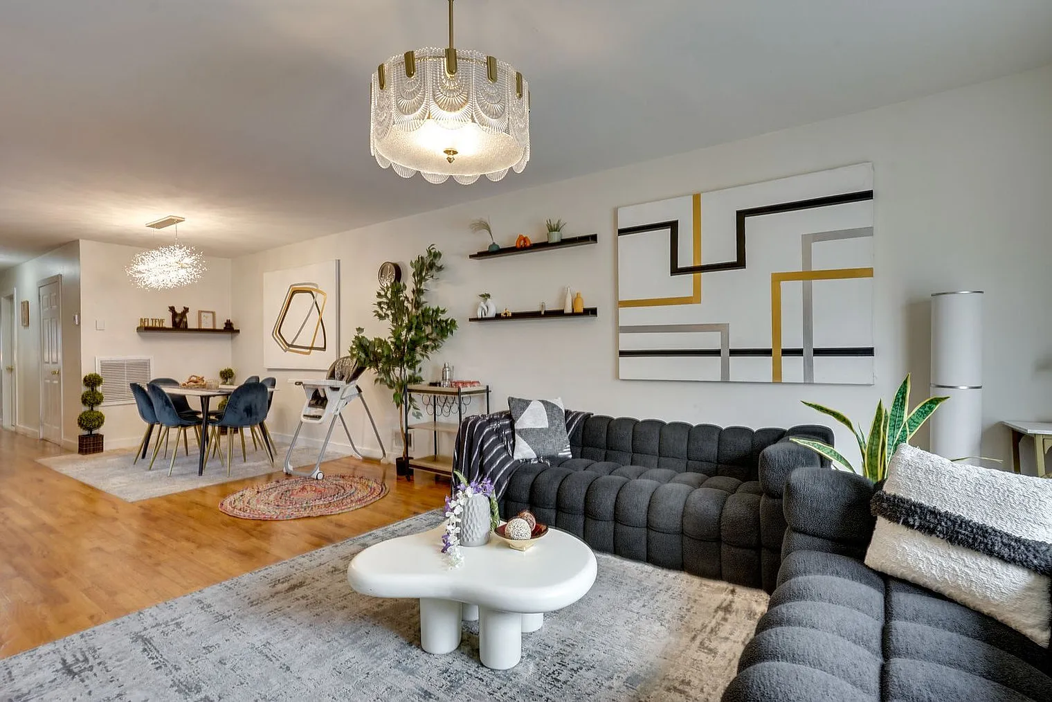 3 bed, 2.0 bath, 1797 sqft, $7,806 — Photo 2