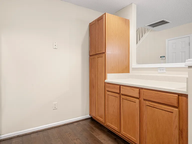 8653 Robinson Forest Dr — Photo 22