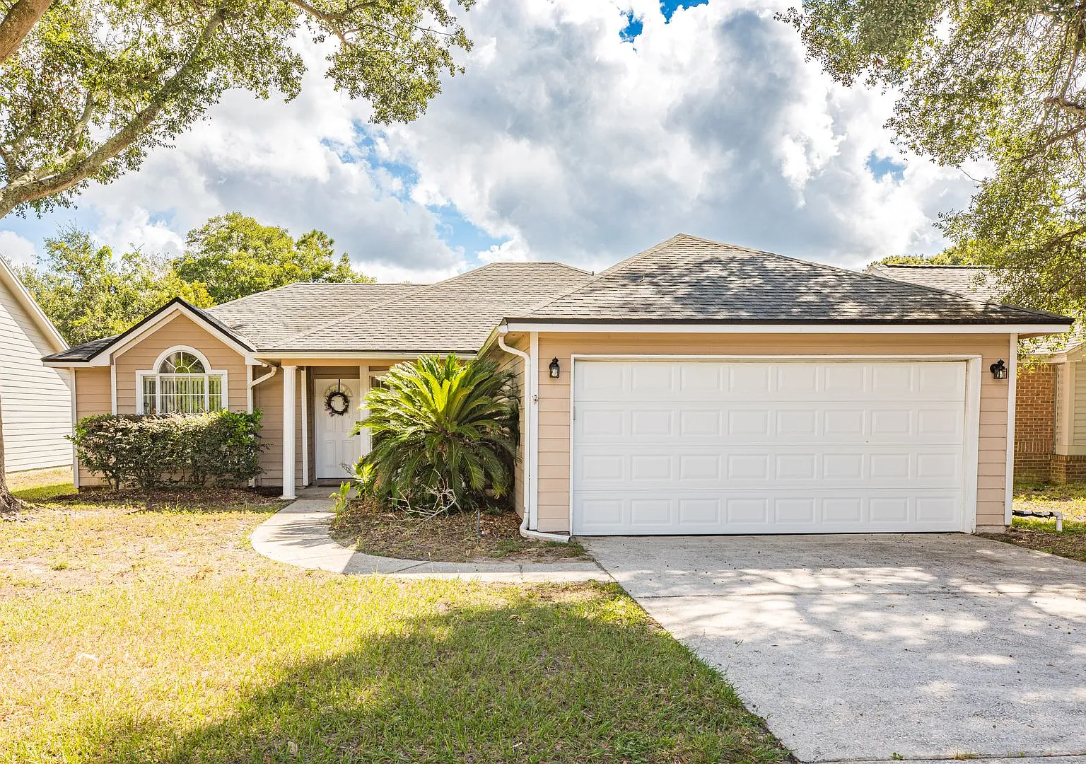Furnished Rental in Ashley Manors! — Photo 1