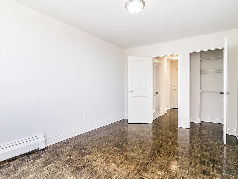 477 Elizabeth St — Photo 23